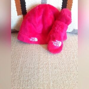 The North Face Kids Fuzzy Fushia Pink Hat and Mittens 0-6M 100% Polyester